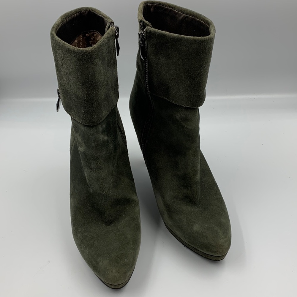 Heeled booties